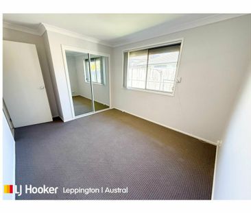 SLEEK & SPACIOUS MODERN HOME - Photo 4