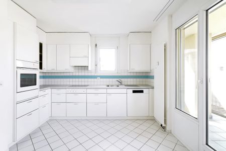 Grosse moderne Wohnung mit Balkon an bevorzugter Wohnlage - Foto 3