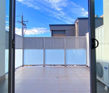 Unit 1/64 Hardwick Crescent, Holt Australia - Photo 3