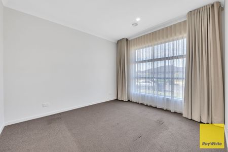 Comfortable Living in a Sought-After Tarneit Location! - Photo 2