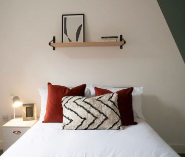 5 Bedroom House - Photo 1