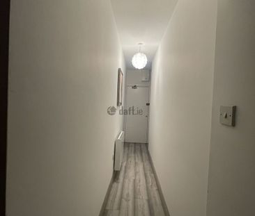 Apartment to rent in Cork, Montenotte - Photo 2