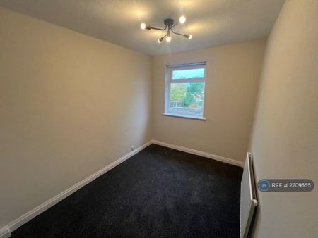 3 bedroom semi-detached house to rent - Photo 5