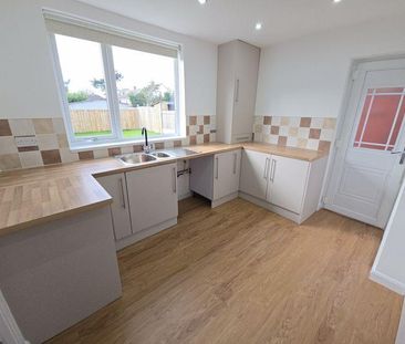 3 bedroom semi-detached house to rent - Photo 4