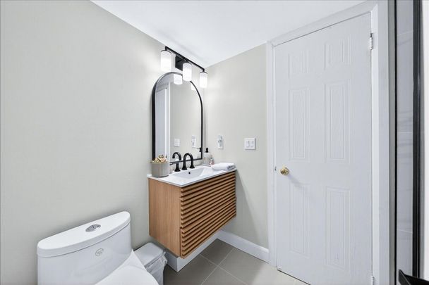 For Lease - 75 Bristol Road Unit# 191, Mississauga, Ontario - Photo 1