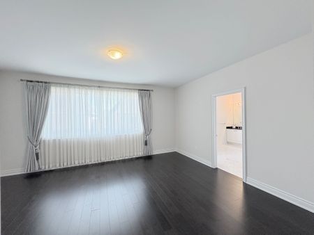 For Lease - 96 Threshing Mill Boulevard, Oakville, Ontario - Photo 4