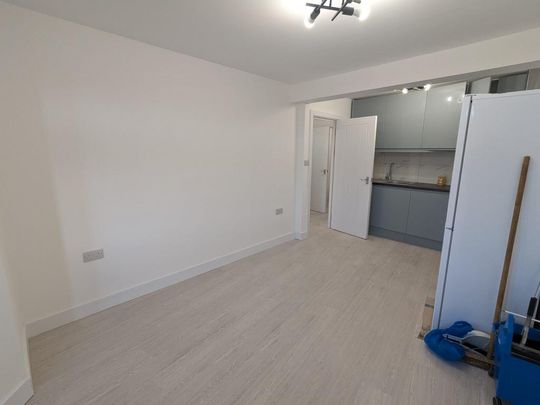 2 bedroom maisonette to rent - Photo 1