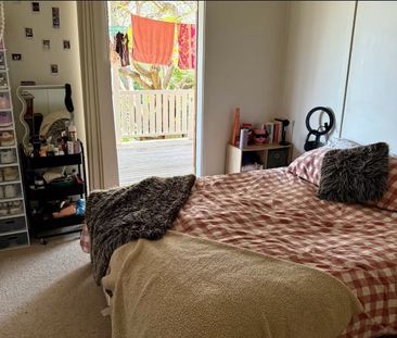 Holland Park West - Photo 2