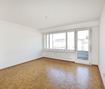 Zentrale, helle 2-Zimmerwohnung im schönen Quartier Liebefeld! - Photo 2