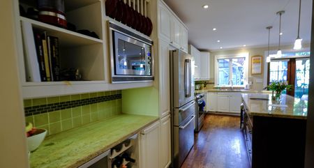 For Lease - 22 Beaufort Road, Toronto, Ontario - Photo 2