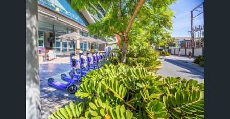 Living In The Heart Of The West End! - Photo 2