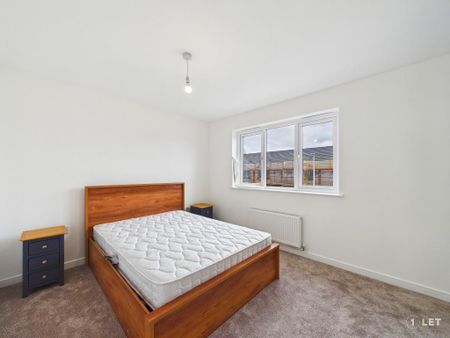 3 bedroom semi-detached house to rent - Photo 3