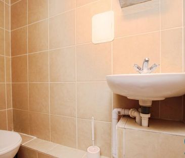 House share to rent - Photo 1