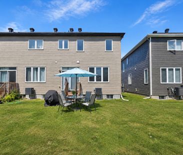 For Lease - 2501 Watercolours Way, Barrhaven, Ontario - Photo 4