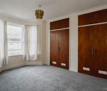 3 bedroom property to rent in Epsom - Photo 1