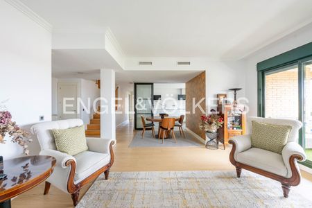 Dúplex de alquiler en Somosaguas - Photo 2