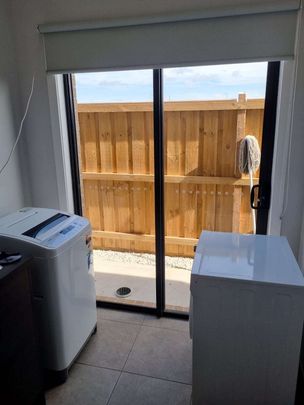 Wyndham Vale - Photo 1