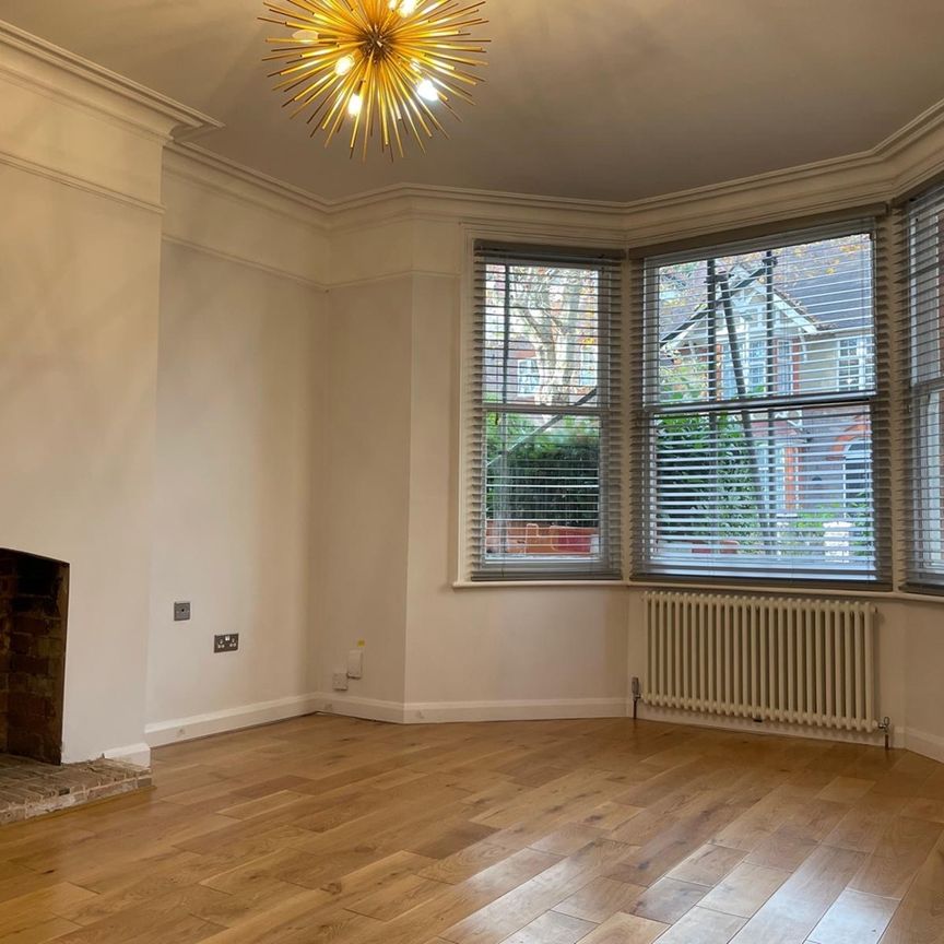 1 Bed Flat, Stately Court, LU3 - Photo 1