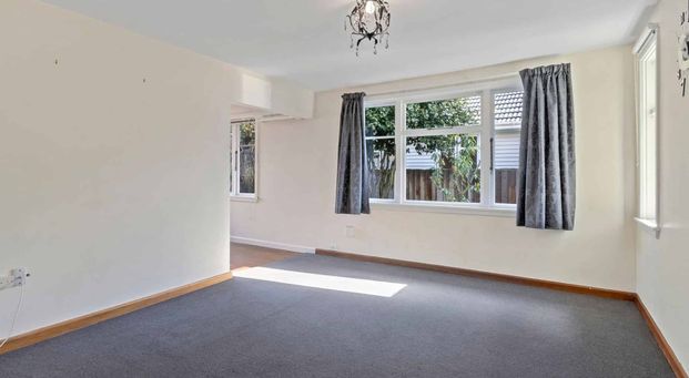 Spacious Family Home - Photo 1