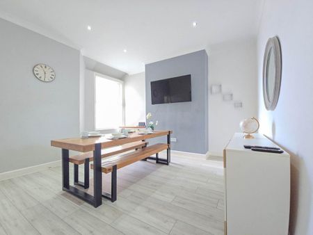 4 bedroom terraced house to rent - Photo 4