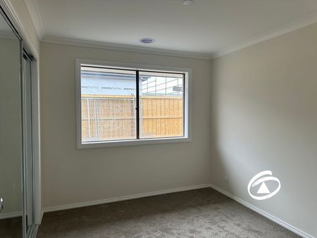 10 Blue Lily Circuit, 3977, Junction Village Vic - Photo 2