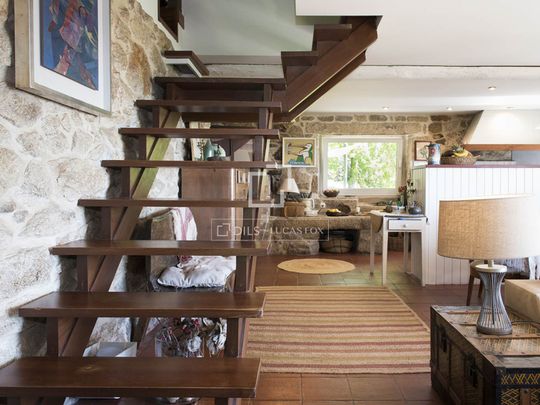 Outstanding country house with privacy, lovely views for long term let located in the Nigran, Pontevedra - Photo 1