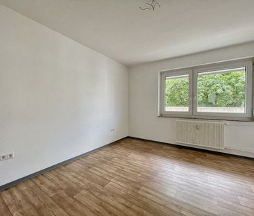 Geräumige 2-Zi.-Wohnung mit Balkon! - Photo 4