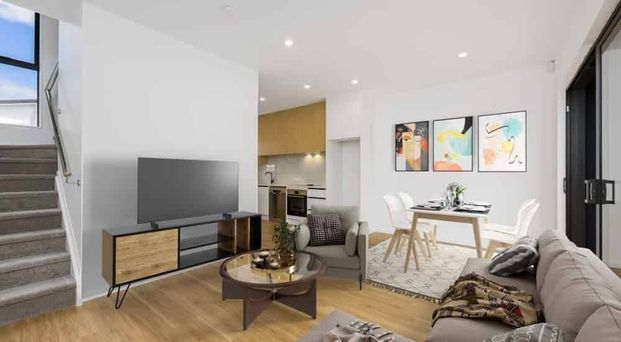 Modern 3 Bedroom Townhouse in Flat Bush - Photo 1