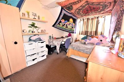 4 bedroom House in Ashville Terrace, Leeds - Photo 3