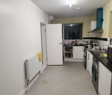 Room in a Shared House, Alford Avenue, M20 - Photo 3