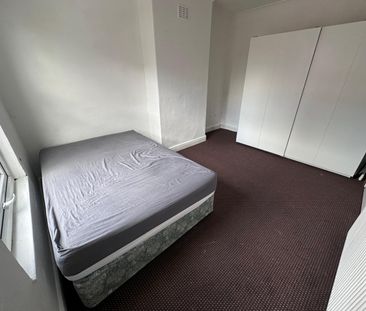 East Park Mount, Leeds - Photo 5