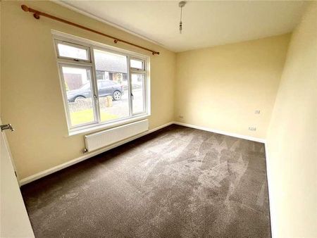 Maclins Close, South Molton, Devon, EX36 - Photo 4