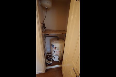 2 Bed Flat, Cavalier Court, CV3 - Photo 3