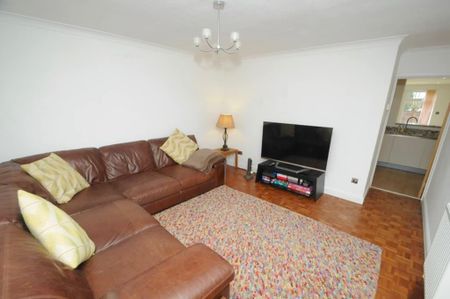3 bedroom house to rent Conifer Avenue, Poole, BH14 - Photo 2