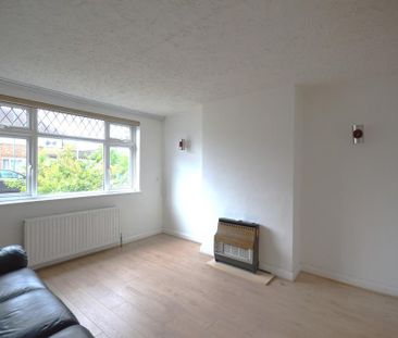 3 bedroom semi-detached house to rent - Photo 4