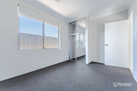 Contemporary Coastal Living at Its Finest - Photo 5