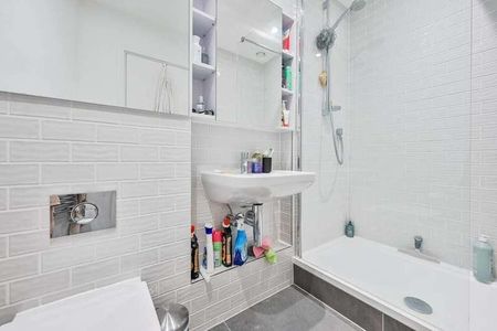 Duncombe House, Victory Parade, Woolwich, SE18 - Photo 4