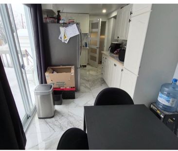 5 1/2 rénové à louer - Photo 2
