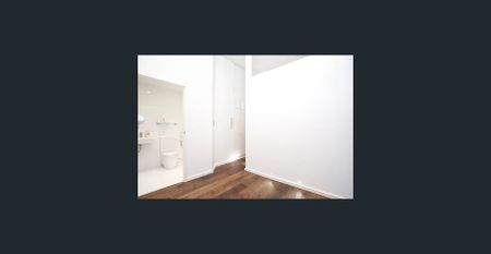 Stunning contemporary unit - Photo 2