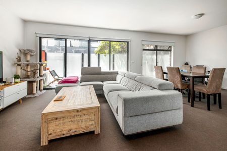 Fully Furnished & Low Maintenance - Photo 2