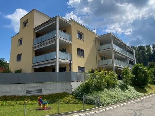 Moderne und helle Wohnung mit grossem Balkon - Photo 1