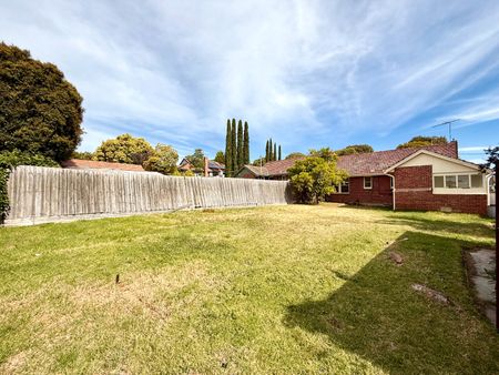 24 Union Street, Preston West VIC 3072 - Photo 5