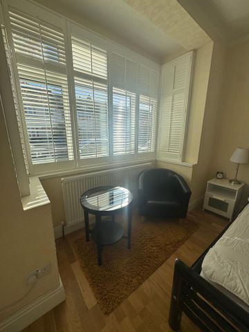 1 bedroom property to rent - Photo 3