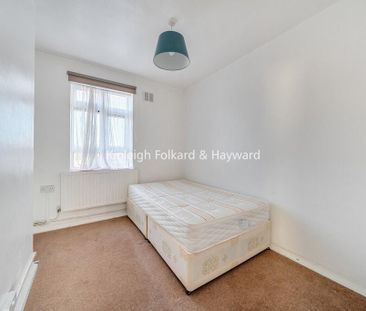 4 bedroom terraced house to rent - Photo 3