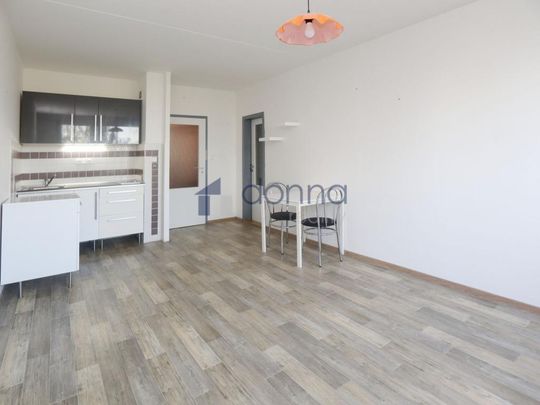 Pronájem bytu 1+kk 30 m2 - Photo 1