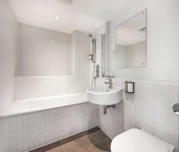 Falcon Wharf, Battersea, SW11 - Photo 6