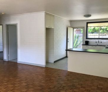 Spacious 2 Bedroom Unit In A Great Location With Ample Courtyard! - Photo 4