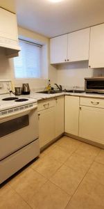 Jan 1 Commercial Drive 1 Bedroom Suite w/laundry by Skytrain/Downtown - Photo 3