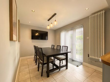 4 bedroom end of terrace house to rent - Photo 3