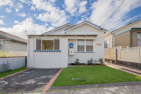 Home For Rent - Photo 3